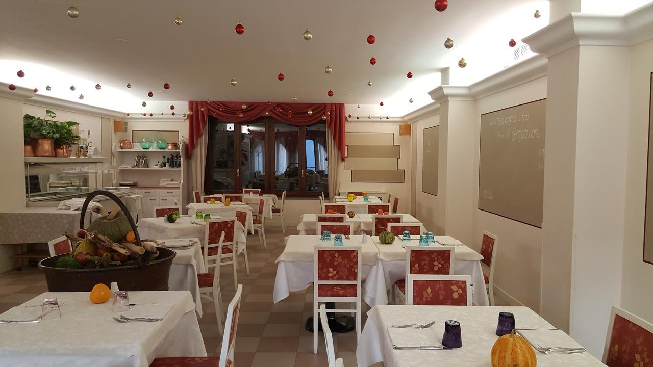 Hotel Ristorante Centrale Vestone Экстерьер фото