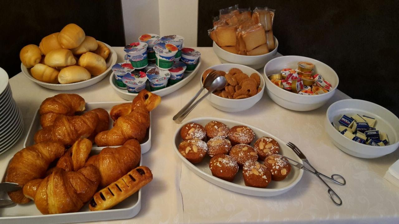 Hotel Ristorante Centrale Vestone Экстерьер фото